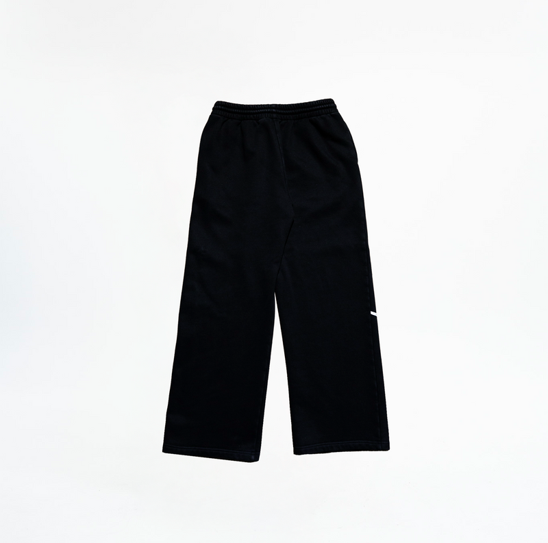 CREST SWEATS - JET BLACK