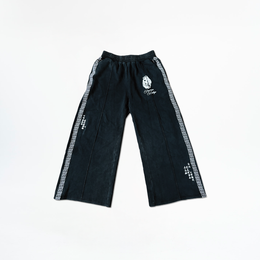 THOUSAND CUTS SWEATS - WASHED BLACK