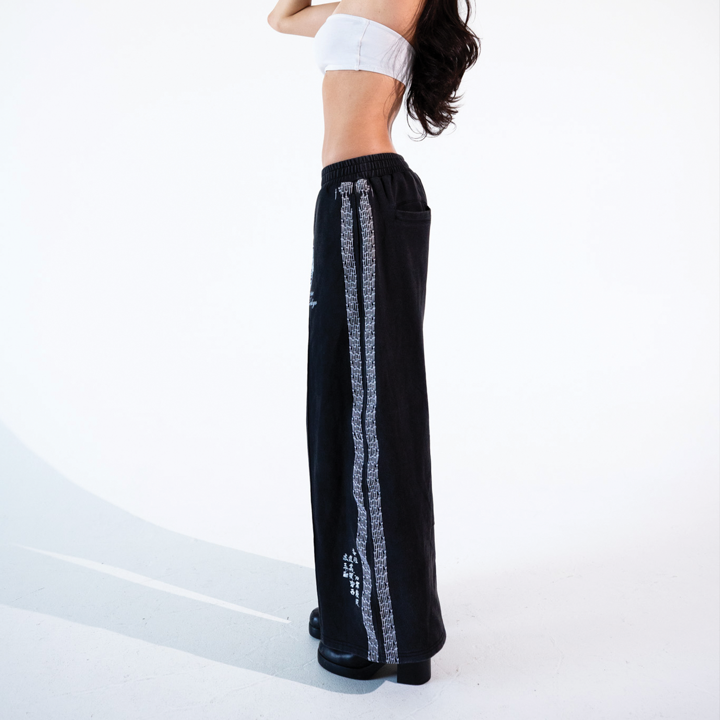 PRESALE - THOUSAND CUTS SWEATS (WASHED BLACK)