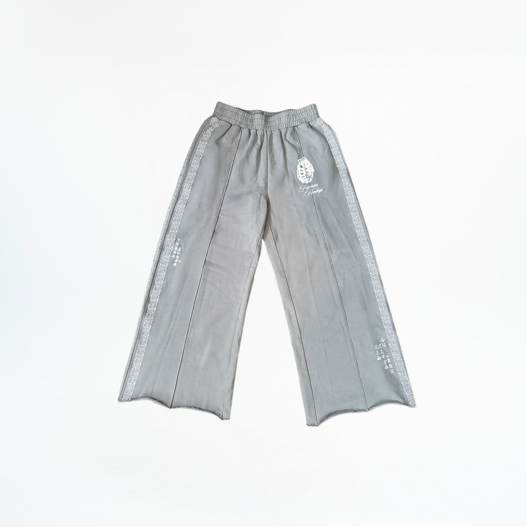 THOUSAND CUTS SWEATS - BONE GRAY
