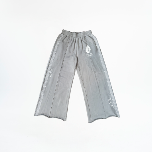 THOUSAND CUTS SWEATS - BONE GRAY