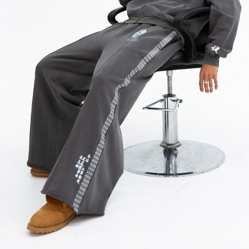 THOUSAND CUTS SWEATS - SMOKE GRAY