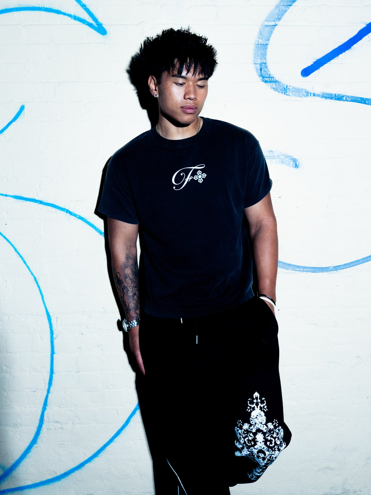 CREST SWEATS - JET BLACK