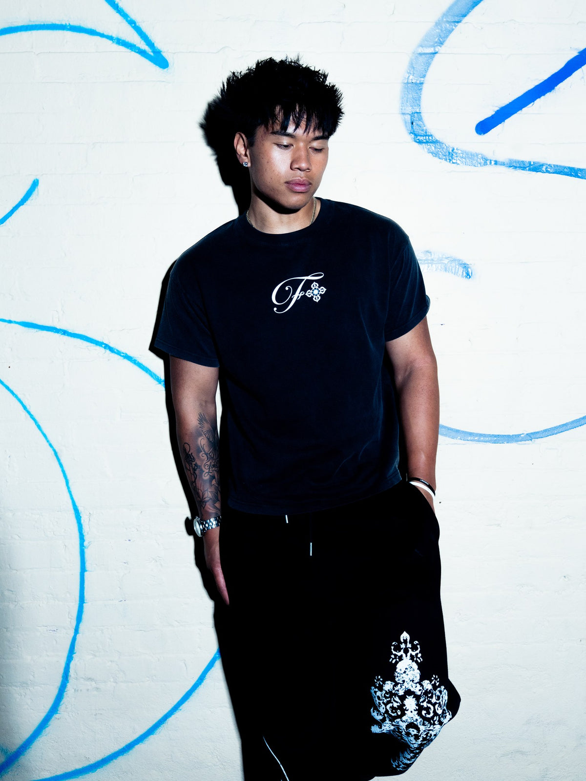 PEARL MURAL TEE