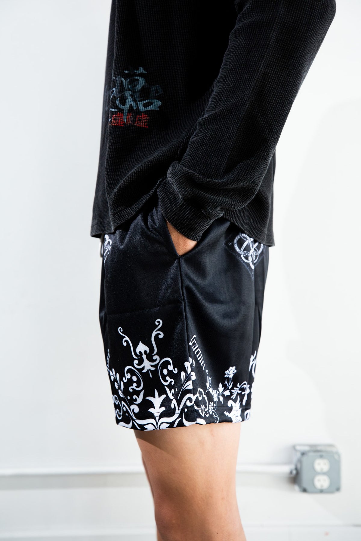 YOTS - BLACK